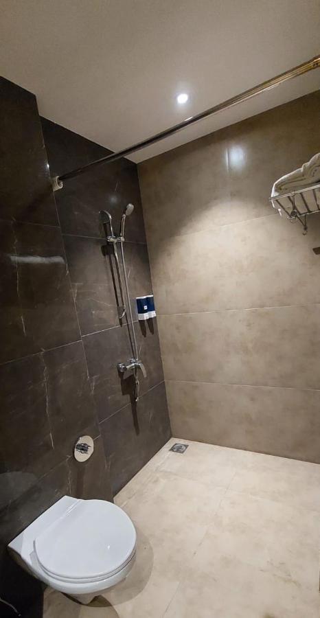 Click Hotel Bhuj Exterior foto